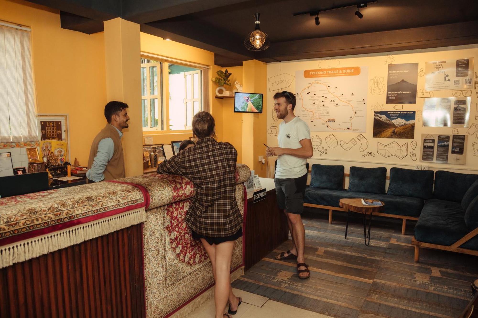 Gaurishankar Backpackers Hostel Pokhara Bagian luar foto