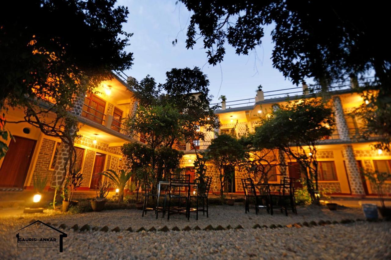 Gaurishankar Backpackers Hostel Pokhara Bagian luar foto