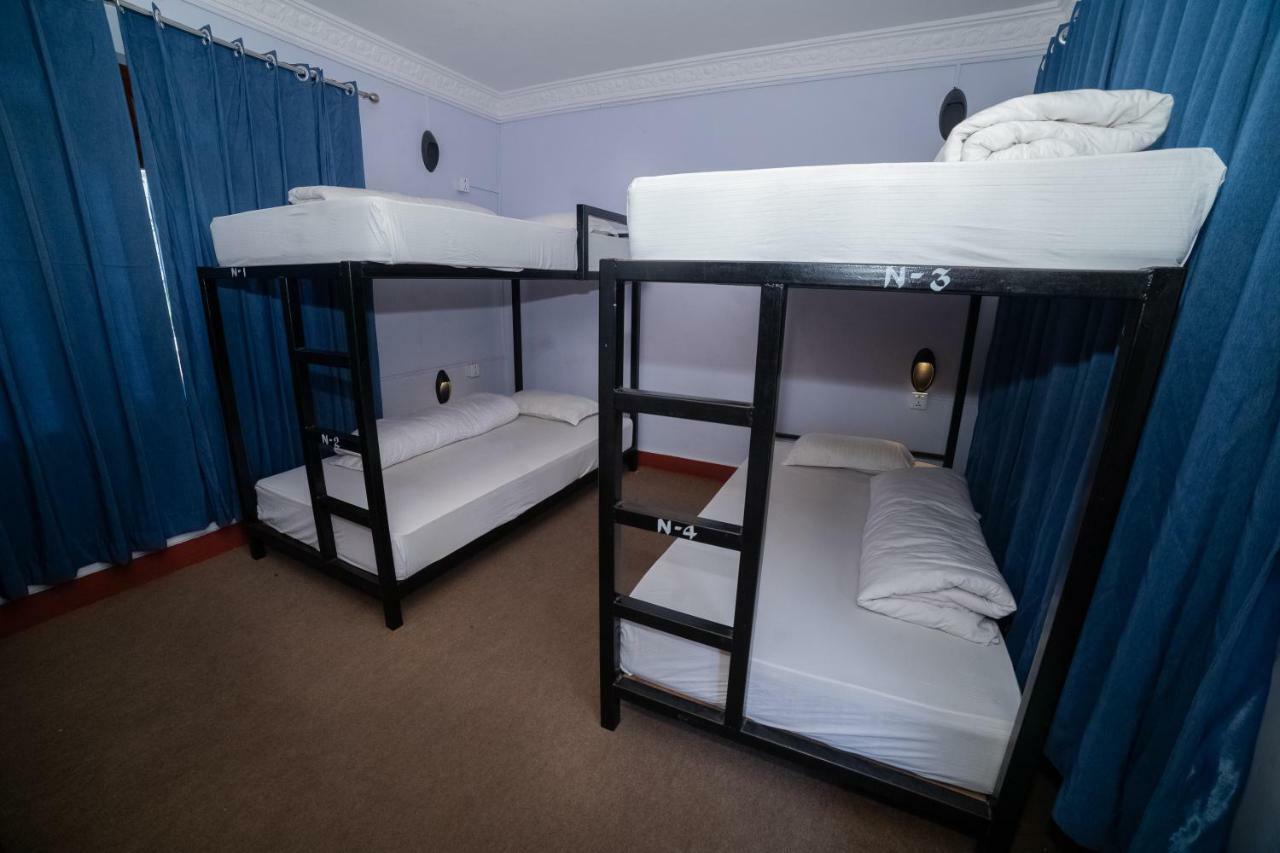 Gaurishankar Backpackers Hostel Pokhara Bagian luar foto