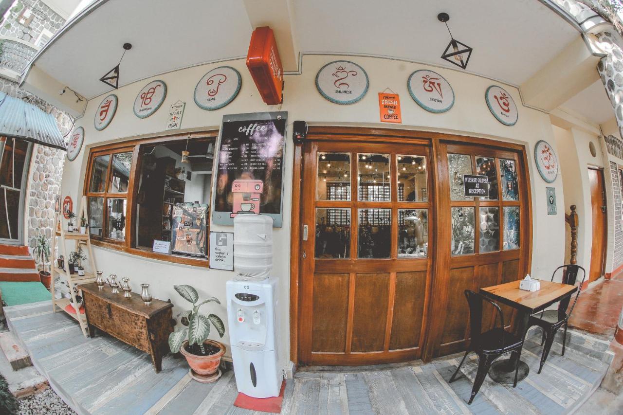 Gaurishankar Backpackers Hostel Pokhara Bagian luar foto