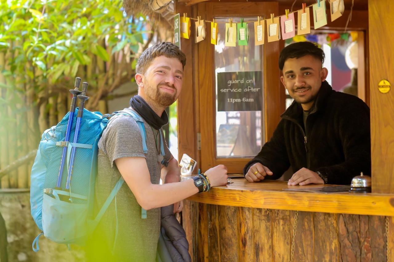 Gaurishankar Backpackers Hostel Pokhara Bagian luar foto