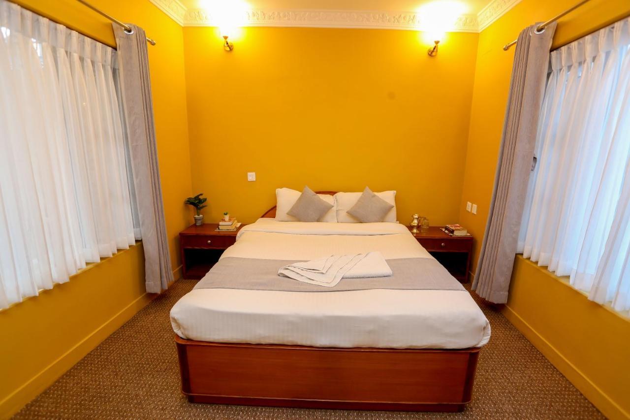 Gaurishankar Backpackers Hostel Pokhara Bagian luar foto